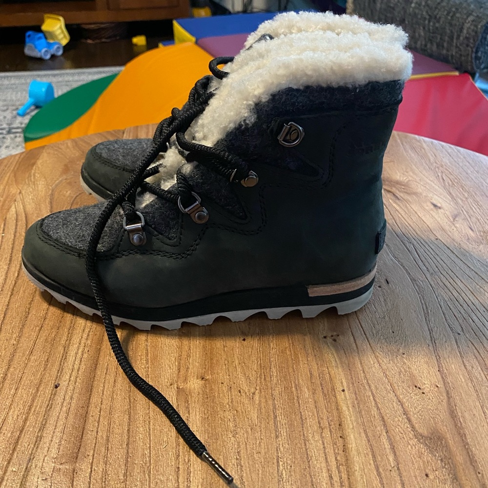 NWOT Sorel bootie